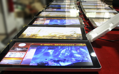 【工廠生產(chǎn)22寸壁掛廣告機 電梯/樓宇量身打造 傳媒公司放心的產(chǎn)品】價格,廠家,圖片,廣告機,廣州本獅電子-